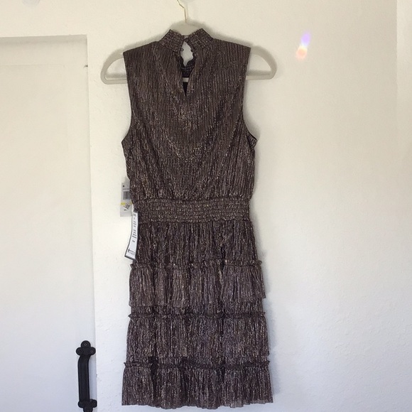 Holiday dress - Picture 2 of 8